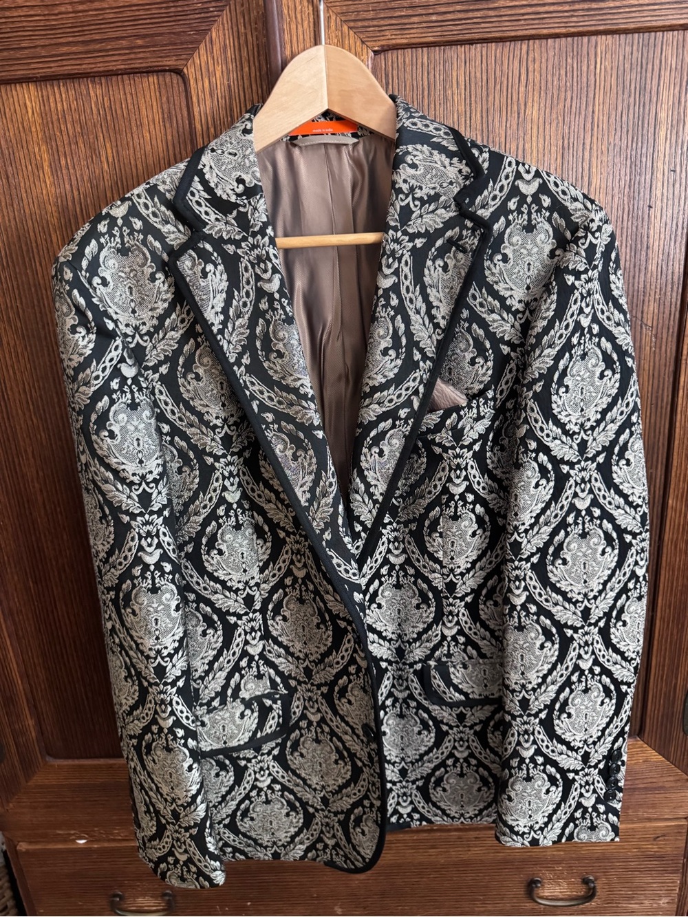 TALLIA Black Blazer with Gold / Tan Brocade Pattern size 42R